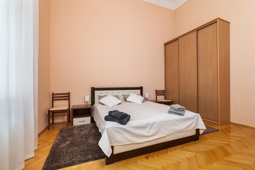 Svobody Ave Apartment Lviv Buitenkant foto