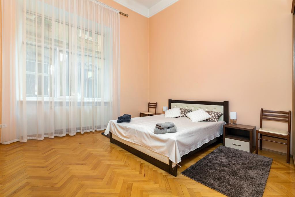 Svobody Ave Apartment Lviv Buitenkant foto