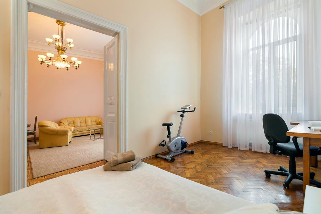 Svobody Ave Apartment Lviv Buitenkant foto